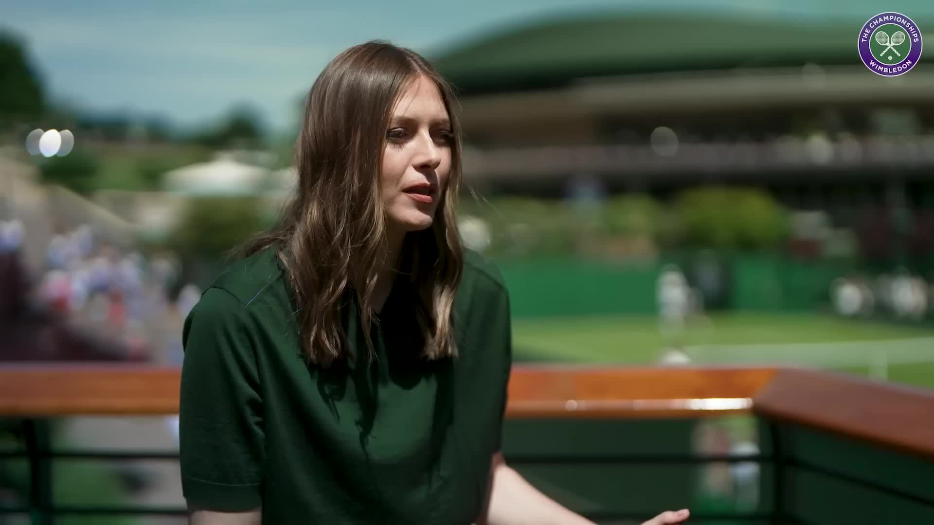 莎拉波娃爆冷击败曼联，精彩发挥引爆全场！